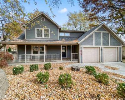 5 Bedroom 2.5BA 2200 ft Pet-Friendly Apartment For Rent in Kansas City, MO