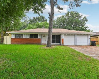 Vae Dr, Baytown, Home For Sale