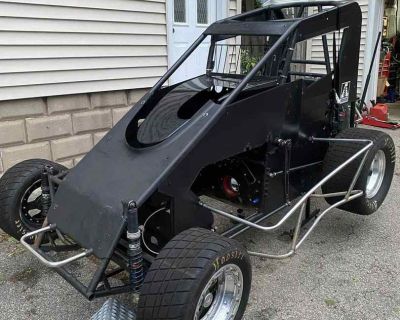2 Car Hyper Racing Team Sell Out