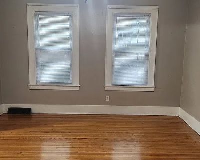 Pet friendly $600 per month room to rent in Eastwood