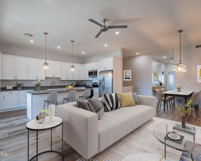 3 Bedroom 3BA 1694 ft Townhouse For Rent in Phoenix, AZ