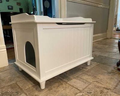 Cat litter box cabinet