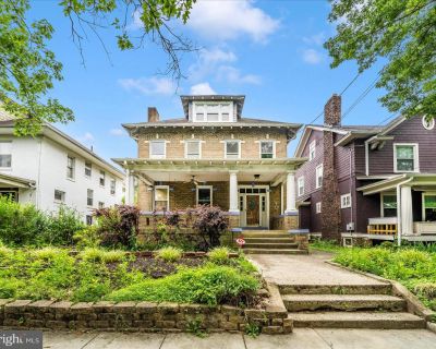5 Bedroom 3BA 2916 ft Single Family House For Sale in Washington, DC