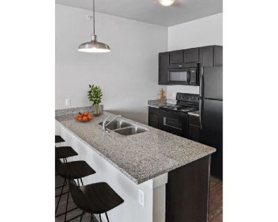 Apartment room for sublet - 3br, 3ba