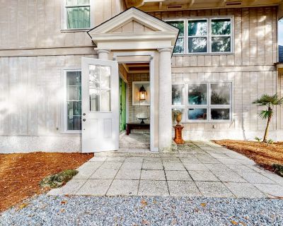 Avg / night: $617. Elegant house in St. Simons Island - two ponds, pool, & wood-burning fireplace | Located in St. Simons Island, GA | 4.71 Stars | 4 Bed, 3 Bath | No Pets. No pets. Max 11 guests. Luxe Southern comfort, Blasingame boasts a private pool, two ponds, and sweeping views. The moment you pull up the drive, you will be amazed by the charming curb appeal! Head inside where you will fin...