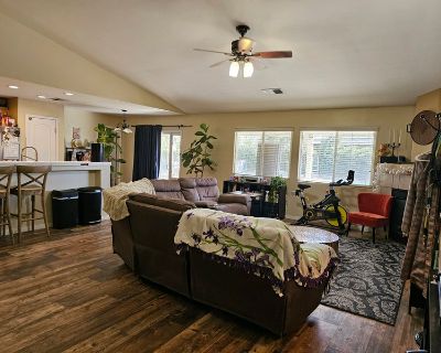 Unfurnished Room for Rent - Quiet & Friendly Professional Seeking Roommates