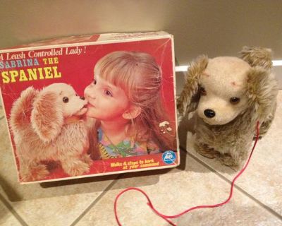 REDUCED!!! VINTAGE SABRINA THE SPANIEL