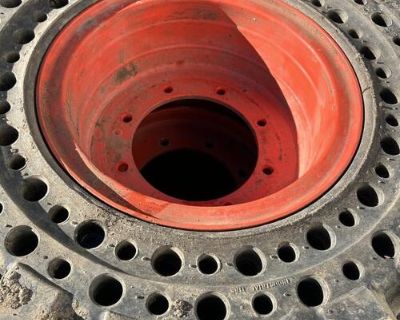 12-16.5 flat free skid steer tires s770