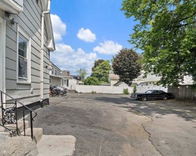 17 Bedroom 4BA 6691 ft Townhouse For Sale in LOWELL, MA
