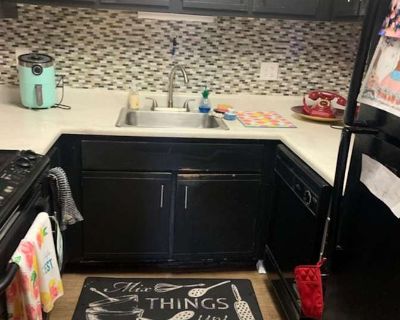 Available on: now. Unfurnished. Pet friendly. Parking available * Internet included * Accessible property * LGBTQ+ friendly * Dog friendly * 40+ years welcome. It s a 2 bedroom 2 full bath apartment Patio, central air, washer dryer in unit, pool, work out room.. Rent $700 per month Bills Included Security deposit None Property type Apartment Room furnishing Unfurnished Preferred gender Females ...