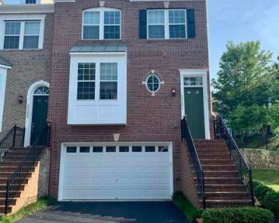 3 Bedroom 3.5BA 2288 ft Pet-Friendly Townhouse For Rent in Lowes Island, VA