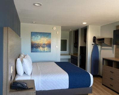 Deposit: $259.00 * Utilities included?: Yes * Fees apply?: Yes. References are not required. Non-smoking. Furnishings: Furnished * Disabled access: * Living room: shared. Availability Available Now Minimum term 1 month Maximum term None. Private furnished room for rent. Move into comfort at Bridgeview Flats! Fully renovated( New Kitchen completion ) and spacious, each private suite includes its...