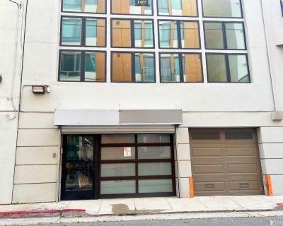 920 ft Commercial Property For Sale in San Francisco, CA