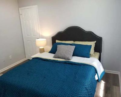 Private room with shared bathroom in a House, Waldorf, MD 20602