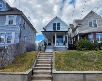 For Rent: Stylish 3-Bedroom Home in Hackensack, NJ. image_url. In unit laundry Patio / balcony Dishwasher Pet friendly Recently renovated Air conditioning Unit Amenities air conditioning dishwasher garbage disposal in unit laundry microwave oven patio / balcony range refrigerator recently renovated Property Amenities alarm system cats allowed dogs allowed. Pets allowed. 3 Bedroom. 1.5 Bathroom....