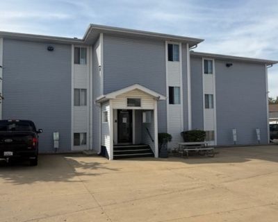 1 Bedroom 1BA 450 ft Condo For Sale in Waukegan, IL
