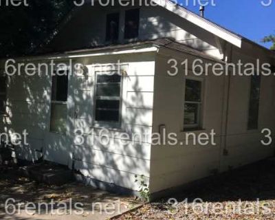 2 Bedroom 1BA 720 ft Pet-Friendly Apartment For Rent in Newton, KS