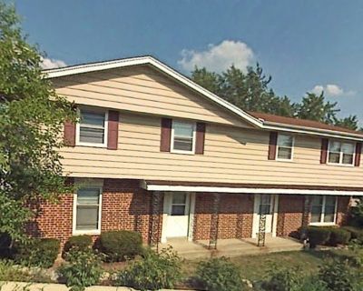 3 Bedroom 1.5BA 1450 ft Pet-Friendly Apartment For Rent in Brookfield, WI