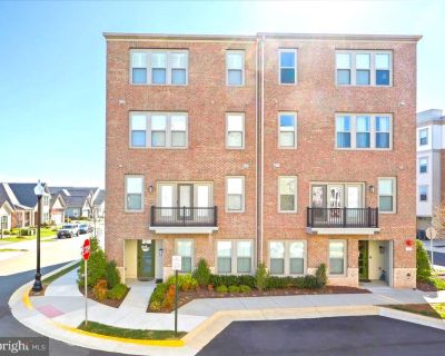 3 Bedroom 2BA 2592 ft Condo For Sale in Ashburn, VA