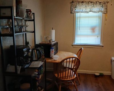 Lauretta Elmassari (Has an Apartment) on iROOMit. Room in the 2 Bedroom...