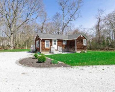 3 Bedroom 2BA 2400 ft Apartment For Rent in Quiogue, NY