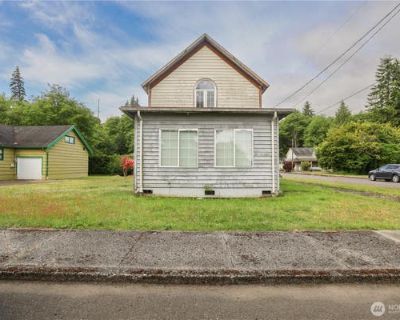 2 Bedroom 1BA 1041 ft Single Family Home For Sale in COSMOPOLIS, WA