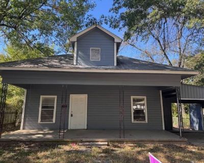 4 Bedroom 2BA 1800 ft Single Family House For Rent in Paris, TX
