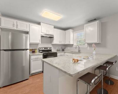 4 Bedroom 3.5BA 1600 ft Pet-Friendly Apartment For Rent in Gainesville, GA