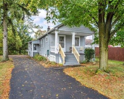 2 Bedroom 1.5BA House For Sale in Maple Heights, OH