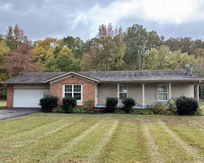 3 Bedroom 2BA 1296 ft Apartment For Rent in Manchester, TN