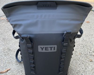 FS/FT Yeti M20 backpack cooler