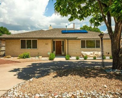 3 Bedroom 3.0 BA 2,493 sqft ft Furnished House for Rent in Albuquerque, New Mexico