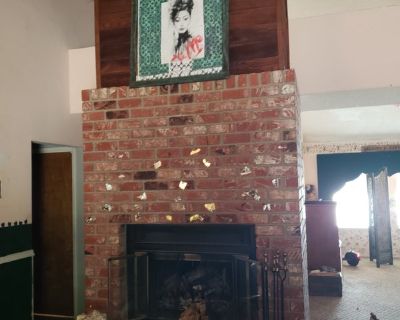 Unfurnished Room for Rent - House near country club