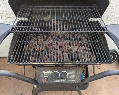 FREE!  Char Broil Gas Grill with Lava rocks