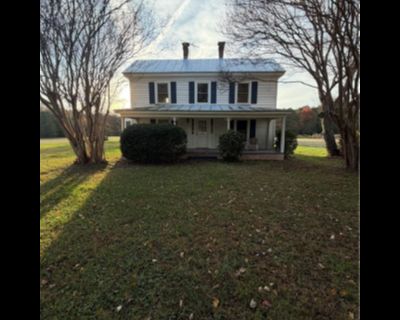 7550 Willis RD. Property for Rent in Gloucester, VA for $1,800 with 3 bedrooms and 2 full baths. This 1,360 square foot property was built in 1900 on a lot size of 1.06.. Charming Farmhouse in Gloucester County Discover this lovely 3-bedroom, 2-bath farmhouse nestled on 1.06 acres in a peaceful country setting. Enjoy the tranquility of rural living with plenty of space to relax and unwind. The ...