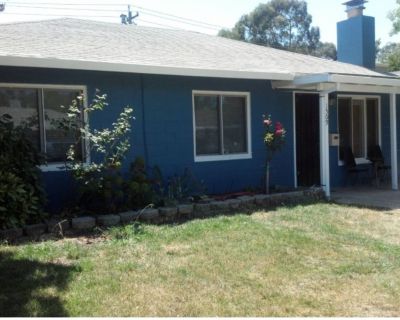 Room available in Fairfield
Share full bath
Kitchen privileges for Light cooking
Share Very Clean and Quiet home with
other mature, responsible adults ... looking
for the same, single person
Short walk to mall, downtown and
public transportation
Close to I-80 for easy commute
Sorry no smoking, no pets, no guests
$775/month includes utilities
$775 deposit
Includes Utilities
Month to Month
Availa...