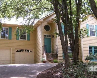 3 Bedroom 2BA Pet-Friendly Vacation Property For Rent in Gainesville, GA