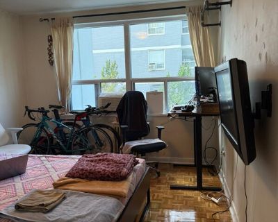 1 BED (SHARED) / 2 BEDS (FULL UNIT) (Has an Apartment) on iROOMit. Room...