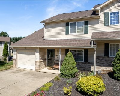 3 Bedroom 1BA Condo For Sale in Wadsworth, OH