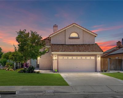 4 Bedroom 2BA 2215 ft Single Family House For Sale in Bakersfield, CA
