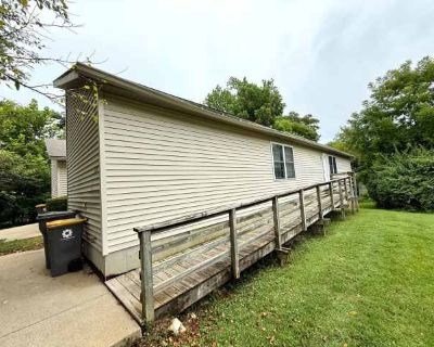 3 Bedroom 2BA 780 ft Apartment For Rent in Bloomington, IN