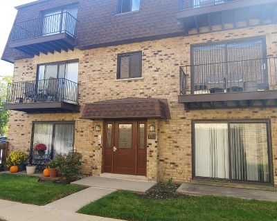 9703 BIANCO Terrace, B. Spacious 1-bedroom, 1-bath rental located in the desirable La Casa Bianco community of Des Plaines. This bright and inviting first-floor unit features an open-concept living area with large patio door that fills the space with natural light, a modern kitchen with ample cabinetry, and generous-sized bedroom with plenty of closet space, and newly installed wood-laminate fl...