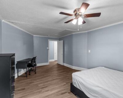 Charlotte NC. SUMMARY: Discover an opportunity with this Charlotte shared living/roommate for rent and available for $510 /Month. This could be your next ideal home or a smart investment. More details await. Your new home awaits! This spacious Greenville home is ready for you to move in. Recently renovated, this (adsbygoogle = window.adsbygoogle || []).push({}); PadSplit offers a comfortable li...