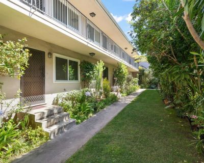 1 Bedroom 1BA 600 ft Condo For Sale in Santa Monica, CA