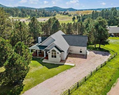 3 Bedroom 2BA House For Sale in Custer, SD