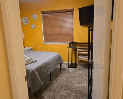 Keep it simple at this peaceful and centrally-located place. Being a live in, retired Host, I'm here most of the times to interact or respect your privacy. Easy to get along. Near Airport, Harbour Towne Marina and Dania Jai Alai and Casino. We are pet friendly. I also petsit on occasion (ask for additional fees), can be some barking. If you're coming with your pet, kindly let us know size of pe...