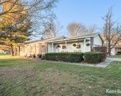 3 Bedroom 2BA 1120 ft Single Family House For Sale in Jenison, MI