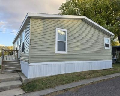 3 Bedroom 2BA 0 ft Apartment For Rent in Madison, WI