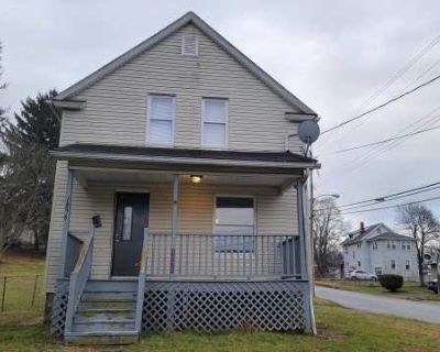 3 Bedroom 1BA 1080 ft House For Rent in Akron, OH