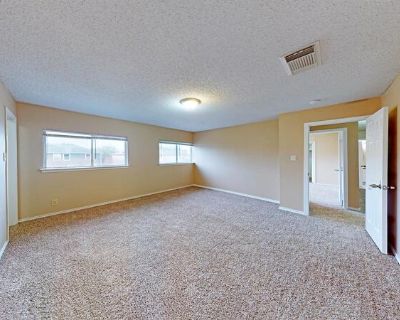 Creekway Street BEDROOM 2A - 688267 (Has a Room) on iROOMit. Room in the...